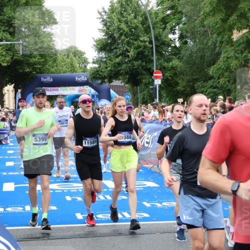29.06.2025 - hella hamburg halbmarathon Zöllner http://msf.ph/oto/8231610 29.06.2025 10:53:49 Ziel 1422, 2082, 2518, 5399, 5607, 6260, 6877, 7177, 8285, 8335, 9922, 10529, 10895, 11588, 11589, 14702, 14818, 15441, 15502, 17482, 17740, 18249, 18487, 18514, 18759 meine-sportfotos.de
