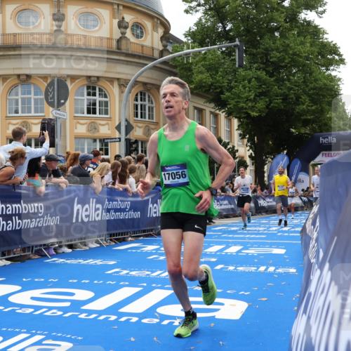 29.06.2025 - hella hamburg halbmarathon Strokosch-Dieckow http://msf.ph/oto/8231612 29.06.2025 10:33:27 Ziel 4602, 8312, 8956, 15326, 16931, 17056, 17489, 18731, 18854 meine-sportfotos.de