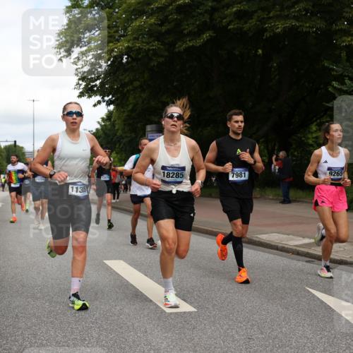 29.06.2025 - hella hamburg halbmarathon Yannick Fuchs http://msf.ph/oto/8231641 29.06.2025 10:34:07 20KM 1343, 2044, 2525, 2546, 2563, 2972, 3282, 3547, 4398, 4565, 4759, 5752, 7981, 8319, 8925, 9116, 9265, 9540, 11284, 11305, 11806, 12335, 12372, 13479, 13514, 14204, 14272, 14311, 14359, 15013, 15094, 15336, 15435, 15556, 15744, 17005, 17215, 17360, 17425, 17668, 17792, 17916, 18149, 18154, 18285, 18803 meine-sportfotos.de