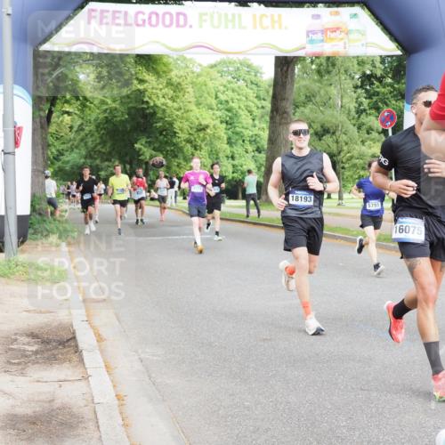 29.06.2025 - hella hamburg halbmarathon MichiJ http://msf.ph/oto/8231652 29.06.2025 10:26:38 Zwischen KM18-KM19 3480, 5791, 6458, 7743, 8571, 9017, 10793, 12739, 13595, 16075, 16992, 18193, 18277 meine-sportfotos.de