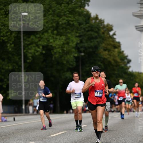 29.06.2025 - hella hamburg halbmarathon Dr. Thomas Lammeyer http://msf.ph/oto/8231693 29.06.2025 10:13:26 Kennedybrücke 4592, 7081, 7187, 9297, 9306, 9781, 10819, 11067 meine-sportfotos.de