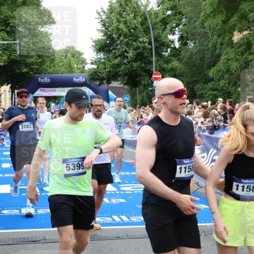 29.06.2025 - hella hamburg halbmarathon Zöllner http://msf.ph/oto/8231780 29.06.2025 10:53:50 Ziel 1422, 2082, 2518, 5607, 6260, 6877, 7177, 8285, 8335, 9922, 10529, 10891, 14026, 14702, 14818, 15502, 17482, 17740, 18249, 18487, 18514, 18759 meine-sportfotos.de