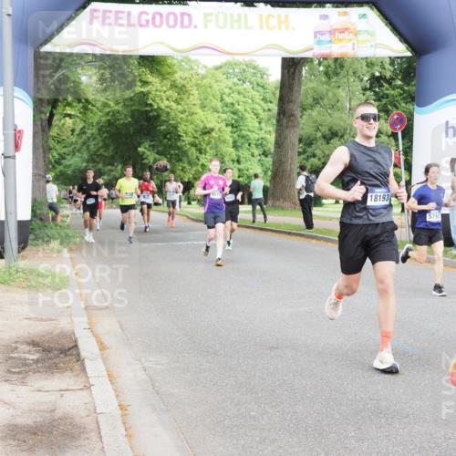 29.06.2025 - hella hamburg halbmarathon MichiJ http://msf.ph/oto/8231806 29.06.2025 10:26:38 Zwischen KM18-KM19 3480, 5791, 6458, 7743, 8571, 9017, 10793, 12739, 13595, 16075, 16992, 18193, 18277 meine-sportfotos.de