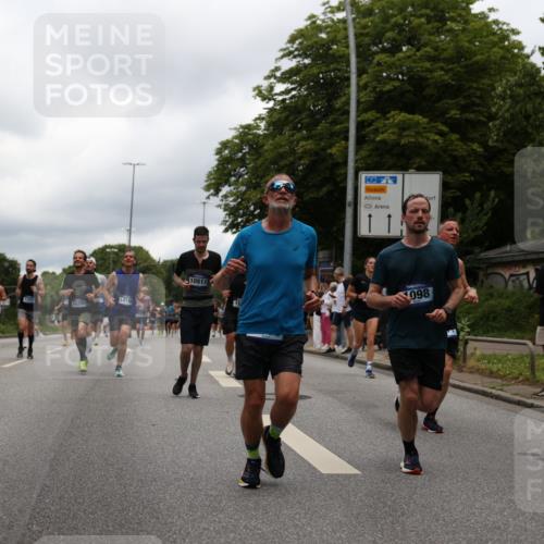 29.06.2025 - hella hamburg halbmarathon Yannick Fuchs http://msf.ph/oto/8231820 29.06.2025 10:46:48 20KM 1098, 1257, 1482, 1657, 1683, 2111, 2208, 2444, 2814, 3258, 3399, 3715, 3952, 3999, 4121, 4587, 4726, 5169, 5194, 5607, 5907, 6897, 7178, 7232, 7383, 7475, 8172, 8316, 8587, 8955, 9065, 9163, 10529, 10811, 11217, 12135, 12155, 12482, 12519, 13211, 13301, 14198, 14286, 14791, 14805, 15980, 16320, 16467, 16929, 17130, 17198, 17710, 17773, 18249, 18331, 19208 meine-sportfotos.de