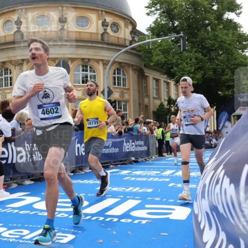 29.06.2025 - hella hamburg halbmarathon Strokosch-Dieckow http://msf.ph/oto/8231823 29.06.2025 10:33:30 Ziel 1053, 2836, 4602, 8312, 8956, 14975, 15326, 16931, 17056, 17191, 17489, 18731, 18854 meine-sportfotos.de