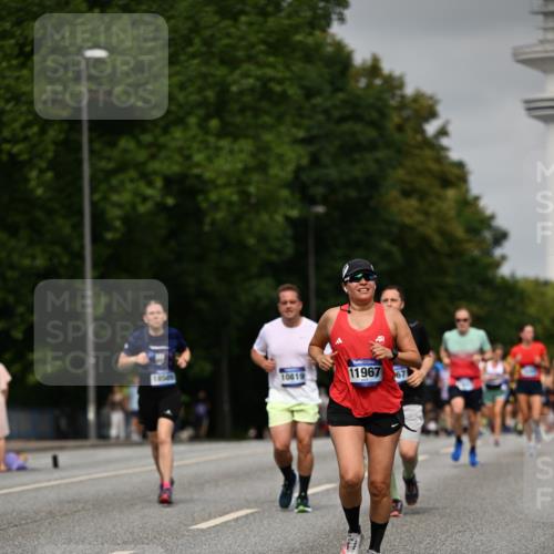 29.06.2025 - hella hamburg halbmarathon Dr. Thomas Lammeyer http://msf.ph/oto/8231825 29.06.2025 10:13:26 Kennedybrücke 4592, 7081, 7187, 9297, 9306, 9781, 10819, 11067 meine-sportfotos.de