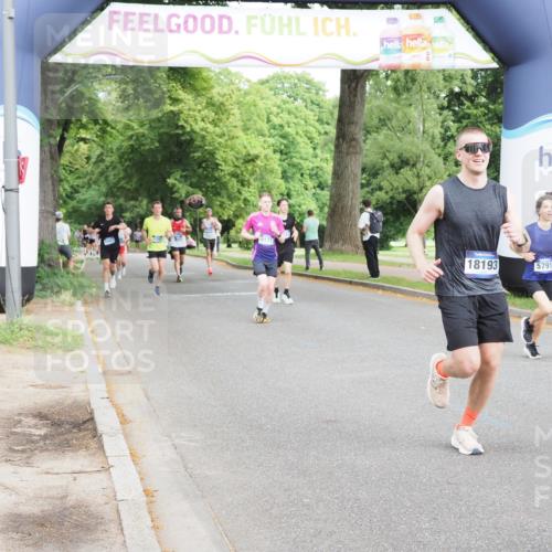 29.06.2025 - hella hamburg halbmarathon MichiJ http://msf.ph/oto/8231857 29.06.2025 10:26:38 Zwischen KM18-KM19 3480, 5791, 6458, 7743, 8571, 9017, 10793, 12739, 13595, 16075, 16992, 18193, 18277 meine-sportfotos.de