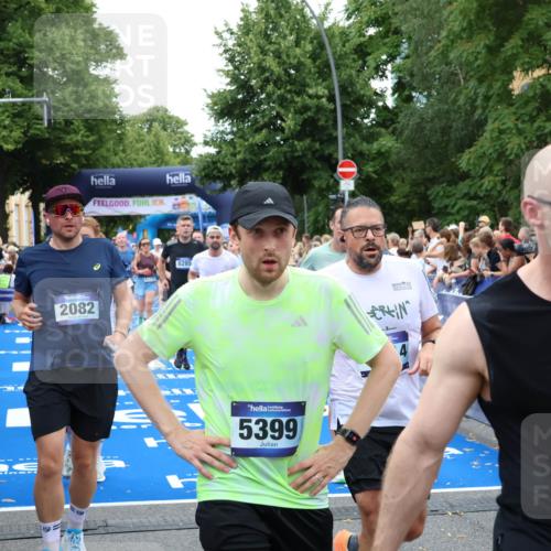 29.06.2025 - hella hamburg halbmarathon Zöllner http://msf.ph/oto/8231861 29.06.2025 10:53:51 Ziel 1422, 1706, 1870, 2082, 2518, 5607, 6260, 6877, 7177, 8285, 8335, 9922, 10529, 10891, 12413, 14026, 14702, 14818, 15502, 16538, 17740, 18249, 18418, 18487, 18514, 18759, 18915, 19177 meine-sportfotos.de