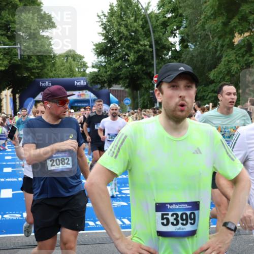 29.06.2025 - hella hamburg halbmarathon Zöllner http://msf.ph/oto/8231883 29.06.2025 10:53:52 Ziel 1422, 1706, 1870, 2518, 5607, 6260, 6877, 7177, 8285, 8335, 9922, 10529, 10891, 12413, 14026, 14818, 15502, 16538, 17740, 18249, 18418, 18487, 18759, 18915, 19177 meine-sportfotos.de