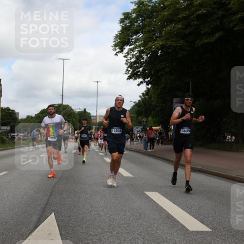 29.06.2025 - hella hamburg halbmarathon Yannick Fuchs http://msf.ph/oto/8231887 29.06.2025 10:34:08 20KM 1343, 2044, 2525, 2546, 2563, 2972, 3547, 4398, 4565, 4759, 5752, 7981, 8319, 8346, 8925, 9116, 9265, 9540, 11284, 11305, 11806, 12046, 12091, 12335, 12372, 13190, 13479, 13514, 14204, 14272, 14311, 14359, 15013, 15094, 15336, 15435, 15556, 15744, 17005, 17215, 17360, 17425, 17668, 17792, 17916, 18149, 18154, 18285, 18803 meine-sportfotos.de