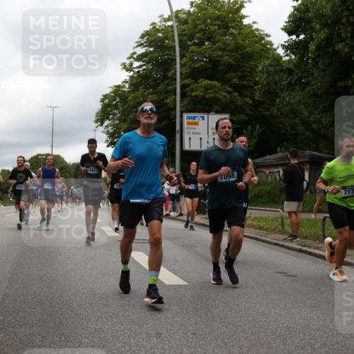 29.06.2025 - hella hamburg halbmarathon Yannick Fuchs http://msf.ph/oto/8231890 29.06.2025 10:46:48 20KM 1098, 1257, 1482, 1657, 1683, 2111, 2208, 2444, 2814, 3258, 3399, 3715, 3952, 3999, 4121, 4587, 4726, 5169, 5194, 5607, 5907, 6897, 7178, 7232, 7383, 7475, 8172, 8316, 8587, 8955, 9065, 9163, 10529, 10811, 11217, 12135, 12155, 12482, 12519, 13211, 13301, 14198, 14286, 14791, 14805, 15980, 16320, 16467, 16929, 17130, 17198, 17710, 17773, 18249, 18331, 19208 meine-sportfotos.de