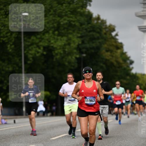 29.06.2025 - hella hamburg halbmarathon Dr. Thomas Lammeyer http://msf.ph/oto/8231912 29.06.2025 10:13:27 Kennedybrücke 4592, 7081, 7187, 9297, 9306, 9781, 10819, 11067 meine-sportfotos.de