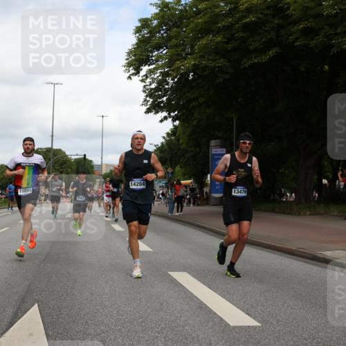 29.06.2025 - hella hamburg halbmarathon Yannick Fuchs http://msf.ph/oto/8231949 29.06.2025 10:34:09 20KM 1343, 2044, 2525, 2546, 2563, 2972, 3547, 4398, 4565, 4759, 5752, 7981, 8319, 8346, 8925, 9116, 9265, 9540, 11284, 11305, 11806, 12046, 12091, 12335, 12372, 13190, 13479, 13514, 14204, 14272, 14359, 15013, 15094, 15336, 15435, 15556, 15744, 17005, 17215, 17360, 17425, 17668, 17792, 17916, 18149, 18154, 18285, 18803 meine-sportfotos.de