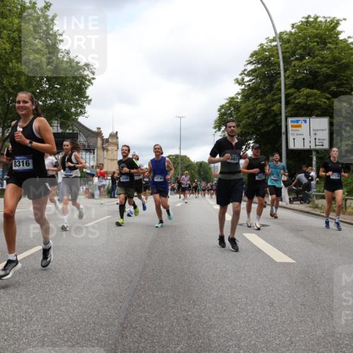 29.06.2025 - hella hamburg halbmarathon Yannick Fuchs http://msf.ph/oto/8232050 29.06.2025 10:46:49 20KM 1098, 1257, 1482, 1657, 1683, 2111, 2208, 2444, 2814, 3258, 3399, 3715, 3952, 3999, 4121, 4419, 4587, 4726, 5169, 5194, 5607, 5907, 6897, 7178, 7232, 7383, 7475, 8316, 8587, 8955, 9065, 9163, 10529, 10811, 11217, 12155, 12482, 12519, 13211, 13301, 14198, 14286, 14805, 15681, 15980, 16320, 16467, 16929, 17130, 17198, 17710, 17773, 18249, 18331, 19208 meine-sportfotos.de