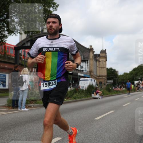 29.06.2025 - hella hamburg halbmarathon Yannick Fuchs http://msf.ph/oto/8232072 29.06.2025 10:34:10 20KM 1343, 2044, 2525, 2546, 2563, 2972, 3547, 4398, 4565, 4759, 5752, 7981, 8319, 8346, 8925, 9116, 9265, 9540, 11284, 11305, 11806, 12046, 12091, 12335, 12372, 13190, 13479, 13514, 14204, 14272, 14359, 15013, 15094, 15336, 15435, 15744, 17005, 17215, 17360, 17425, 17668, 17792, 17916, 18149, 18154, 18285, 18803 meine-sportfotos.de