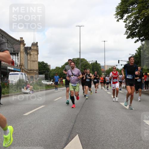 29.06.2025 - hella hamburg halbmarathon Yannick Fuchs http://msf.ph/oto/8232128 29.06.2025 10:34:12 20KM 1343, 1358, 2044, 2525, 2546, 2563, 2972, 3547, 4398, 4565, 4759, 5752, 7981, 8319, 8346, 8925, 9116, 9265, 9540, 11284, 11305, 11714, 11806, 12046, 12091, 12335, 12372, 13190, 13479, 13514, 14204, 14272, 14359, 15094, 15336, 15435, 15744, 17005, 17215, 17360, 17425, 17668, 17792, 17916, 18013, 18154, 18285, 18803 meine-sportfotos.de