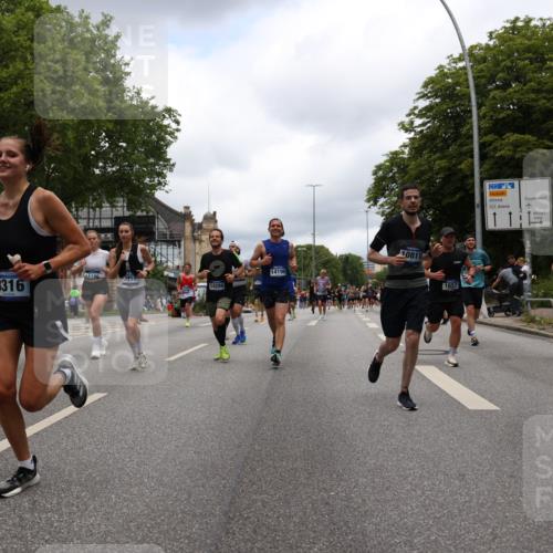 29.06.2025 - hella hamburg halbmarathon Yannick Fuchs http://msf.ph/oto/8232198 29.06.2025 10:46:50 20KM 1098, 1257, 1482, 1657, 1683, 2111, 2208, 2444, 2814, 3258, 3399, 3715, 3952, 3999, 4121, 4419, 4587, 4726, 5169, 5194, 5607, 5907, 6897, 7178, 7232, 7383, 7475, 8316, 8587, 8955, 9065, 9163, 10529, 10811, 11217, 11589, 11604, 11689, 12155, 12482, 12519, 13211, 13301, 14198, 14286, 14805, 15681, 15980, 16320, 16467, 16929, 17130, 17198, 17710, 17773, 18249, 18331, 19208 meine-sportfotos.de
