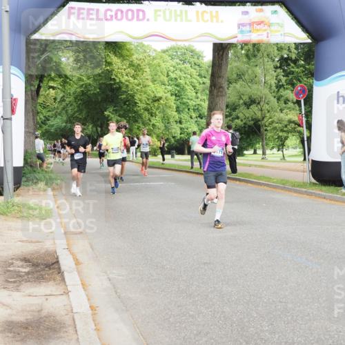 29.06.2025 - hella hamburg halbmarathon MichiJ http://msf.ph/oto/8232213 29.06.2025 10:26:40 Zwischen KM18-KM19 3480, 5791, 6458, 7743, 8571, 9017, 9171, 9643, 10793, 16075, 16992, 18193, 18277 meine-sportfotos.de