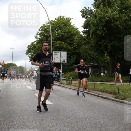 29.06.2025 - hella hamburg halbmarathon Yannick Fuchs http://msf.ph/oto/8232219 29.06.2025 10:46:50 20KM 1098, 1257, 1482, 1657, 1683, 2111, 2208, 2444, 2814, 3258, 3399, 3715, 3952, 3999, 4121, 4419, 4587, 4726, 5169, 5194, 5607, 5907, 6897, 7178, 7232, 7383, 7475, 8316, 8587, 8955, 9065, 9163, 10529, 10811, 11217, 11589, 11604, 11689, 12155, 12482, 12519, 13211, 13301, 14198, 14286, 14805, 15681, 15980, 16320, 16467, 16929, 17130, 17198, 17710, 17773, 18249, 18331, 19208 meine-sportfotos.de