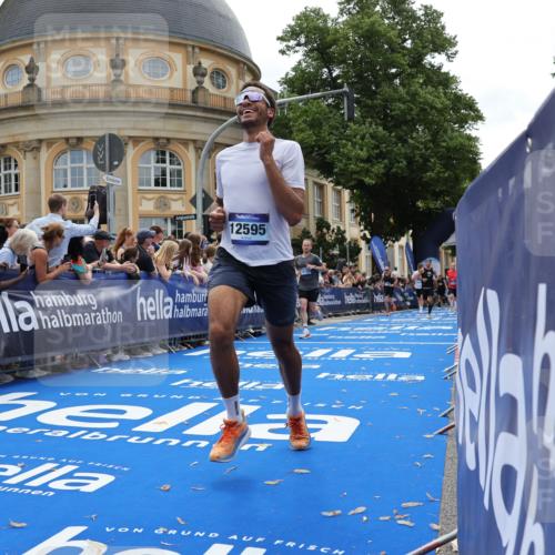 29.06.2025 - hella hamburg halbmarathon Strokosch-Dieckow http://msf.ph/oto/8232241 29.06.2025 10:33:43 Ziel 1396, 1743, 2228, 2243, 2746, 2836, 4246, 5193, 12595, 13771, 14310, 14466, 14975, 16243, 16755, 17191 meine-sportfotos.de