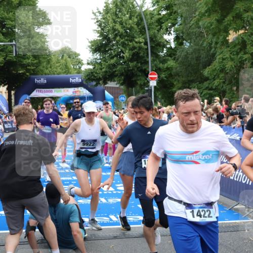 29.06.2025 - hella hamburg halbmarathon Zöllner http://msf.ph/oto/8232322 29.06.2025 10:53:57 Ziel 1706, 1870, 2432, 6260, 6481, 7395, 7918, 7973, 9922, 10891, 11789, 12413, 13032, 13869, 14026, 14175, 15502, 16477, 16538, 18418, 18487, 18759, 18831, 18879, 18915, 19177 meine-sportfotos.de