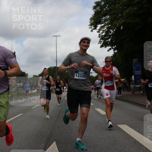 29.06.2025 - hella hamburg halbmarathon Yannick Fuchs http://msf.ph/oto/8232361 29.06.2025 10:34:14 20KM 1343, 1358, 2044, 2525, 2546, 2563, 2573, 2972, 3547, 3626, 4398, 4565, 4759, 5752, 7981, 8319, 8346, 8925, 9116, 9265, 9540, 11284, 11305, 11714, 11806, 12046, 12091, 12335, 12372, 13190, 13479, 13514, 14204, 14272, 14359, 15094, 15336, 15435, 15744, 17005, 17215, 17360, 17425, 17668, 17792, 17916, 18013, 18154, 18285, 18803 meine-sportfotos.de