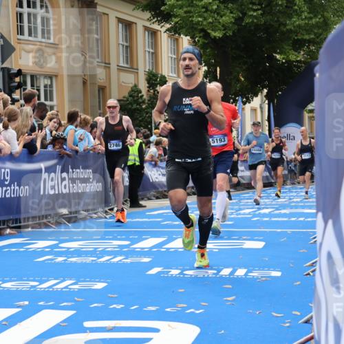 29.06.2025 - hella hamburg halbmarathon Strokosch-Dieckow http://msf.ph/oto/8232365 29.06.2025 10:33:47 Ziel 1743, 2228, 2243, 2746, 4246, 5193, 10865, 13771, 14310, 14466, 15500, 16243, 16755 meine-sportfotos.de