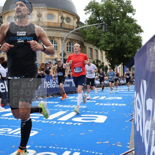 29.06.2025 - hella hamburg halbmarathon Strokosch-Dieckow http://msf.ph/oto/8232418 29.06.2025 10:33:48 Ziel 1743, 2228, 2243, 2746, 4246, 5193, 10865, 13771, 14310, 14466, 15500, 16243, 16755 meine-sportfotos.de