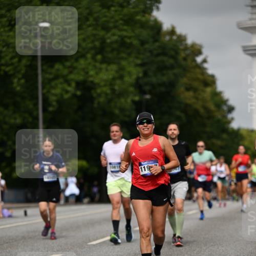 29.06.2025 - hella hamburg halbmarathon Dr. Thomas Lammeyer http://msf.ph/oto/8232421 29.06.2025 10:13:27 Kennedybrücke 4592, 7081, 7187, 9297, 9306, 9781, 10819, 11067 meine-sportfotos.de
