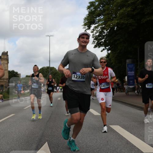 29.06.2025 - hella hamburg halbmarathon Yannick Fuchs http://msf.ph/oto/8232427 29.06.2025 10:34:14 20KM 1343, 1358, 2044, 2525, 2546, 2563, 2573, 2972, 3547, 3626, 4398, 4565, 4759, 5752, 7981, 8319, 8346, 8925, 9116, 9265, 9540, 11284, 11305, 11714, 11806, 12046, 12091, 12335, 12372, 13190, 13479, 13514, 14204, 14272, 14359, 15094, 15336, 15435, 15744, 17005, 17215, 17360, 17425, 17668, 17792, 17916, 18013, 18154, 18285, 18803 meine-sportfotos.de