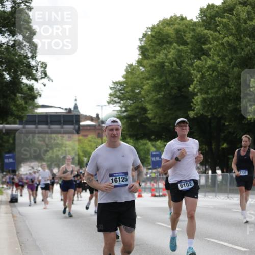 29.06.2025 - hella hamburg halbmarathon Jannik Wohlers http://msf.ph/oto/8232489 29.06.2025 10:28:13 Lombardsbrücke 4700, 5250, 5718, 5903, 5939, 6102, 6418, 7980, 8560, 9642, 9716, 9855, 10068, 10434, 13400, 15256, 16125, 16643, 18293, 19180 meine-sportfotos.de