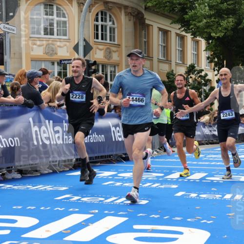 29.06.2025 - hella hamburg halbmarathon Strokosch-Dieckow http://msf.ph/oto/8232524 29.06.2025 10:33:50 Ziel 1743, 2228, 2243, 2746, 4246, 5193, 10865, 13771, 14310, 14466, 15500, 16243 meine-sportfotos.de
