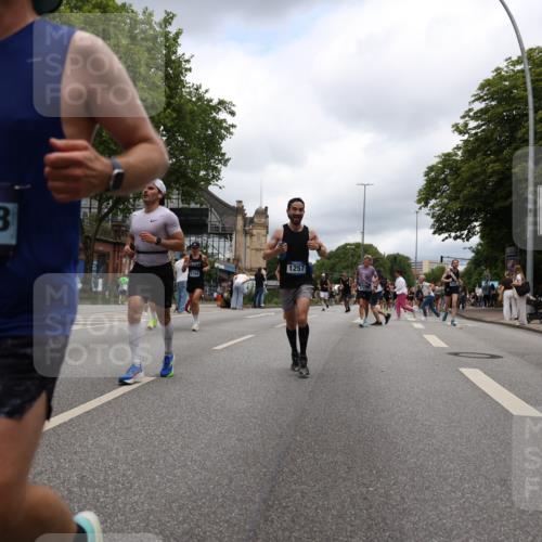29.06.2025 - hella hamburg halbmarathon Yannick Fuchs http://msf.ph/oto/8232630 29.06.2025 10:46:52 20KM 1098, 1257, 1482, 1657, 1683, 2111, 2208, 2444, 2814, 3258, 3399, 3952, 3999, 4121, 4419, 4587, 4726, 5169, 5194, 5607, 5907, 6897, 7178, 7232, 7383, 7475, 8273, 8316, 8587, 8651, 8955, 9065, 9163, 10529, 10811, 11217, 11588, 11589, 11604, 11689, 12155, 12482, 12519, 13211, 13301, 14198, 14286, 14805, 15681, 15980, 16467, 16929, 17130, 17198, 17710, 17773, 18249, 18331, 19208 meine-sportfotos.de