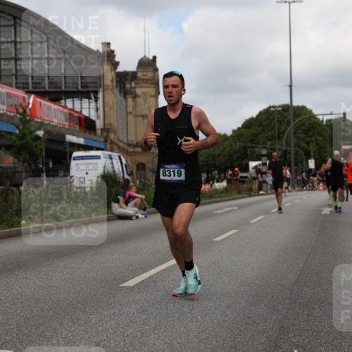 29.06.2025 - hella hamburg halbmarathon Yannick Fuchs http://msf.ph/oto/8232636 29.06.2025 10:34:16 20KM 1358, 2044, 2546, 2563, 2573, 2972, 3547, 3626, 4398, 4565, 5752, 7981, 8319, 8346, 8925, 9116, 9265, 9540, 11284, 11305, 11714, 11806, 12046, 12091, 12335, 12372, 13190, 13479, 13514, 14077, 14204, 14272, 14359, 15094, 15336, 15421, 15435, 15744, 15828, 17005, 17215, 17360, 17425, 17668, 17792, 17916, 18013, 18154, 18285, 18803 meine-sportfotos.de