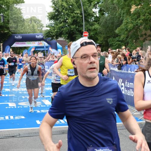 29.06.2025 - hella hamburg halbmarathon Zöllner http://msf.ph/oto/8232668 29.06.2025 10:54:15 Ziel 3103, 3177, 3861, 3898, 5638, 6082, 6084, 6294, 6443, 6581, 7274, 8390, 9791, 12213, 13033, 13397, 13794, 15169, 15524, 16527, 16780, 16871 meine-sportfotos.de