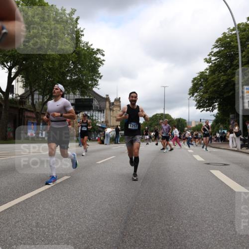 29.06.2025 - hella hamburg halbmarathon Yannick Fuchs http://msf.ph/oto/8232670 29.06.2025 10:46:52 20KM 1098, 1257, 1482, 1657, 1683, 2111, 2208, 2444, 2814, 3258, 3399, 3952, 3999, 4121, 4419, 4587, 4726, 5169, 5194, 5607, 5907, 6897, 7178, 7232, 7383, 7475, 8273, 8316, 8587, 8651, 8955, 9065, 9163, 10529, 10811, 11217, 11588, 11589, 11604, 11689, 12155, 12482, 12519, 13211, 13301, 14198, 14286, 14805, 15681, 15980, 16467, 16929, 17130, 17198, 17710, 17773, 18249, 18331, 19208 meine-sportfotos.de