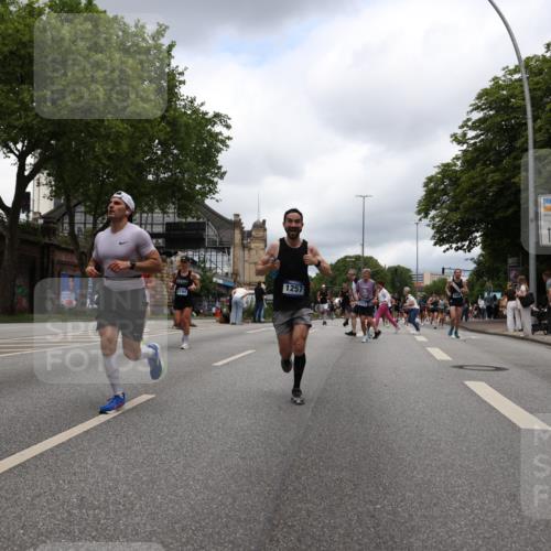 29.06.2025 - hella hamburg halbmarathon Yannick Fuchs http://msf.ph/oto/8232685 29.06.2025 10:46:52 20KM 1098, 1257, 1482, 1657, 1683, 2111, 2208, 2444, 2814, 3258, 3399, 3952, 3999, 4121, 4419, 4587, 4726, 5169, 5194, 5607, 5907, 6897, 7178, 7232, 7383, 7475, 8273, 8316, 8587, 8651, 8955, 9065, 9163, 10529, 10811, 11217, 11588, 11589, 11604, 11689, 12155, 12482, 12519, 13211, 13301, 14198, 14286, 14805, 15681, 15980, 16467, 16929, 17130, 17198, 17710, 17773, 18249, 18331, 19208 meine-sportfotos.de