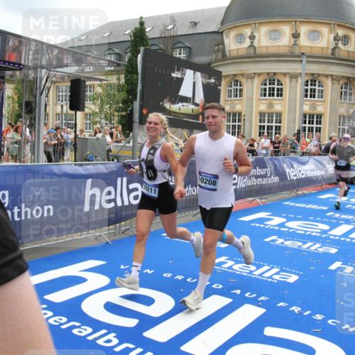 29.06.2025 - hella hamburg halbmarathon Michael Strokosch http://msf.ph/oto/8232723 29.06.2025 10:47:20 Ziel 2623, 2864, 5024, 6134, 6168, 6203, 6716, 7480, 10208, 10211, 11518, 13672, 13782, 14722, 15611, 16286, 17718, 17915, 18856 meine-sportfotos.de