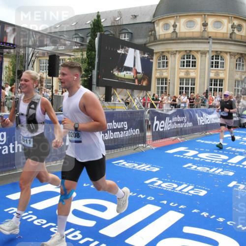29.06.2025 - hella hamburg halbmarathon Michael Strokosch http://msf.ph/oto/8232743 29.06.2025 10:47:20 Ziel 2623, 2864, 5024, 6134, 6168, 6203, 6716, 7480, 10208, 10211, 11518, 13672, 13782, 14722, 15611, 16286, 17718, 17915, 18856 meine-sportfotos.de