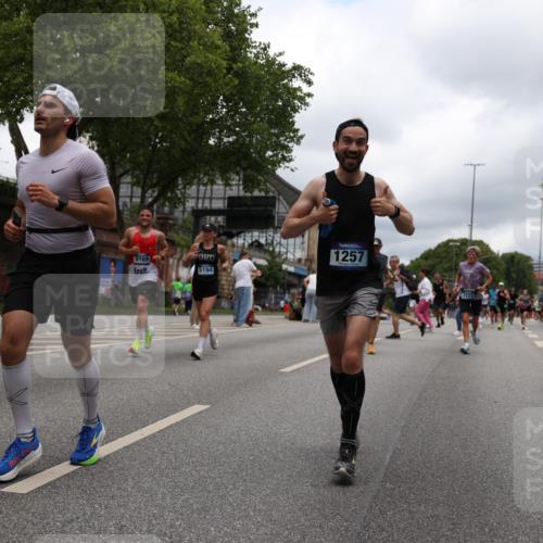 29.06.2025 - hella hamburg halbmarathon Yannick Fuchs http://msf.ph/oto/8232744 29.06.2025 10:46:52 20KM 1098, 1257, 1482, 1657, 1683, 2111, 2208, 2444, 2814, 3258, 3399, 3952, 3999, 4121, 4419, 4587, 4726, 5169, 5194, 5607, 5907, 6897, 7178, 7232, 7383, 7475, 8273, 8316, 8587, 8651, 8955, 9065, 9163, 10529, 10811, 11217, 11588, 11589, 11604, 11689, 12155, 12482, 12519, 13211, 13301, 14198, 14286, 14805, 15681, 15980, 16467, 16929, 17130, 17198, 17710, 17773, 18249, 18331, 19208 meine-sportfotos.de