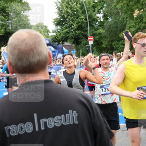 29.06.2025 - hella hamburg halbmarathon Zöllner http://msf.ph/oto/8232809 29.06.2025 10:54:16 Ziel 3103, 3177, 3861, 3898, 5638, 6082, 6084, 6294, 6443, 7274, 8223, 8390, 9791, 12213, 13033, 13397, 13794, 15169, 15524, 16527, 16780, 17087 meine-sportfotos.de