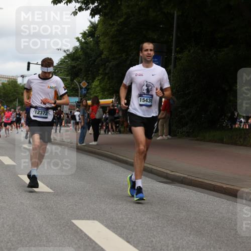 29.06.2025 - hella hamburg halbmarathon Yannick Fuchs http://msf.ph/oto/8232887 29.06.2025 10:34:18 20KM 1358, 1975, 2044, 2546, 2563, 2573, 2972, 3547, 3626, 4398, 4565, 5752, 7981, 8319, 8346, 8925, 9116, 9540, 11284, 11714, 11806, 12046, 12091, 12335, 12372, 13190, 13479, 13514, 14077, 14204, 14272, 14699, 15094, 15336, 15421, 15435, 15744, 15828, 17425, 17668, 17792, 17916, 17973, 18013, 18154, 18803 meine-sportfotos.de