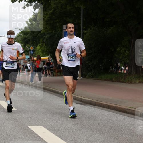 29.06.2025 - hella hamburg halbmarathon Yannick Fuchs http://msf.ph/oto/8232907 29.06.2025 10:34:18 20KM 1358, 1975, 2044, 2546, 2563, 2573, 2972, 3547, 3626, 4398, 4565, 5752, 7981, 8319, 8346, 8925, 9116, 9540, 11284, 11714, 11806, 12046, 12091, 12335, 12372, 13190, 13479, 13514, 14077, 14204, 14272, 14699, 15094, 15336, 15421, 15435, 15744, 15828, 17425, 17668, 17792, 17916, 17973, 18013, 18154, 18803 meine-sportfotos.de
