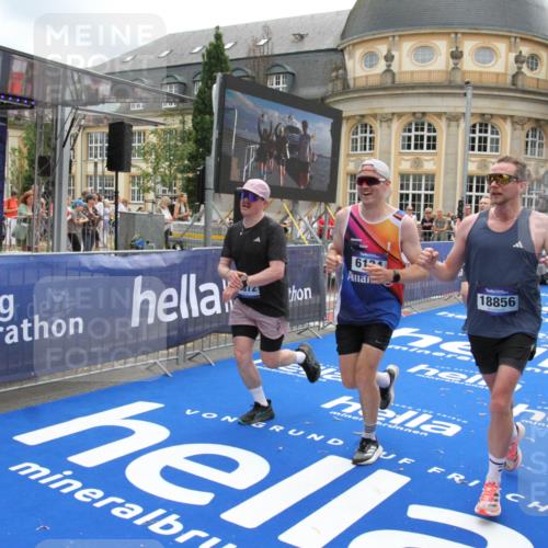 29.06.2025 - hella hamburg halbmarathon Michael Strokosch http://msf.ph/oto/8232920 29.06.2025 10:47:22 Ziel 2864, 5024, 6134, 6168, 6203, 10208, 10211, 11491, 11518, 13672, 13782, 14722, 15611, 16089, 16286, 18856 meine-sportfotos.de