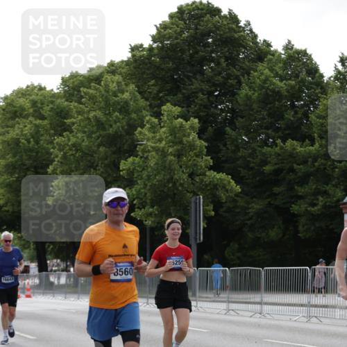 29.06.2025 - hella hamburg halbmarathon Jannik Wohlers http://msf.ph/oto/8232936 29.06.2025 10:28:17 Lombardsbrücke 1518, 1557, 4700, 4834, 5249, 5250, 5718, 5903, 5939, 6102, 6418, 7980, 8560, 9642, 9716, 9855, 10068, 10434, 15256, 16125, 16643, 18293 meine-sportfotos.de