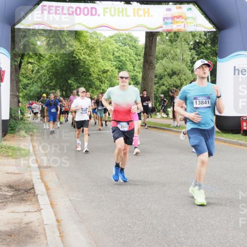 29.06.2025 - hella hamburg halbmarathon MichiJ http://msf.ph/oto/8232937 29.06.2025 10:49:43 Zwischen KM18-KM19 1114, 1940, 4859, 6311, 8469, 9124, 9899, 10194, 11402, 12567, 13739, 13841, 16540, 18359, 18739, 18796 meine-sportfotos.de