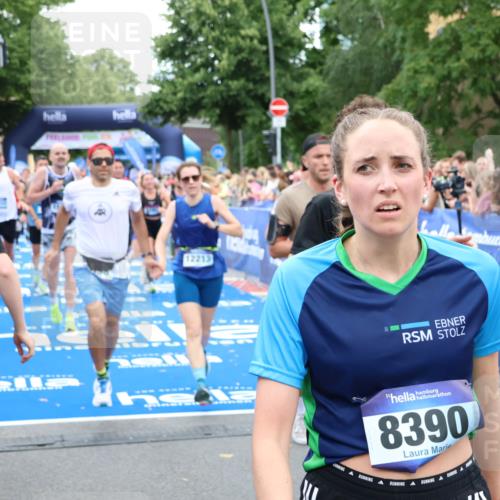 29.06.2025 - hella hamburg halbmarathon Zöllner http://msf.ph/oto/8232938 29.06.2025 10:54:20 Ziel 1267, 3103, 3177, 3861, 3898, 6082, 6084, 6443, 7274, 8223, 11430, 12213, 13033, 13289, 13803, 15169, 15946, 16527, 16574, 16750, 16780, 16879, 17087, 17698, 18268 meine-sportfotos.de
