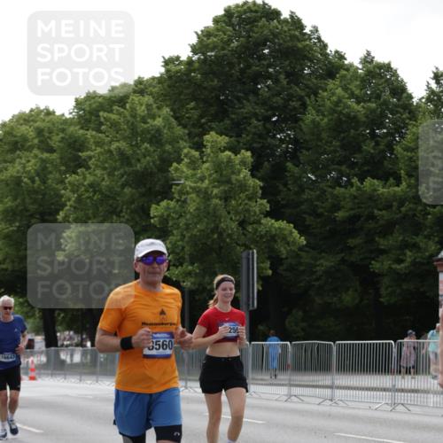 29.06.2025 - hella hamburg halbmarathon Jannik Wohlers http://msf.ph/oto/8232959 29.06.2025 10:28:17 Lombardsbrücke 1518, 1557, 4700, 4834, 5249, 5250, 5718, 5903, 5939, 6102, 6418, 7980, 8560, 9642, 9716, 9855, 10068, 10434, 15256, 16125, 16643, 18293 meine-sportfotos.de