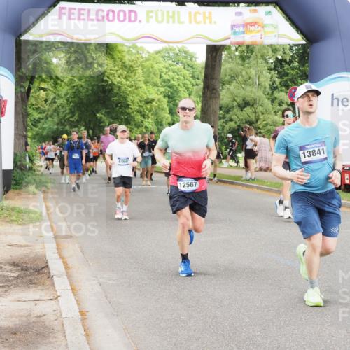 29.06.2025 - hella hamburg halbmarathon MichiJ http://msf.ph/oto/8232963 29.06.2025 10:49:43 Zwischen KM18-KM19 1114, 1940, 4859, 6311, 8469, 9124, 9899, 10194, 11402, 12567, 13739, 13841, 16540, 18359, 18739, 18796 meine-sportfotos.de