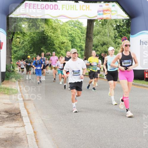 29.06.2025 - hella hamburg halbmarathon MichiJ http://msf.ph/oto/8232984 29.06.2025 10:49:45 Zwischen KM18-KM19 1126, 1724, 6311, 8469, 9899, 10194, 11402, 12567, 13739, 13841, 15093, 16540, 18028, 18359, 18739, 18796 meine-sportfotos.de